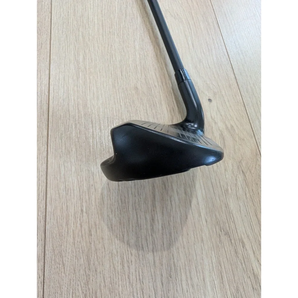 Golf Club DUNE 56 black Wedge RIGHT H Graphite Shaft Very Good Condition